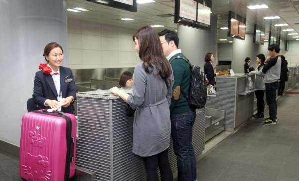 洗发液沐浴液可不可以带上飞机,坐飞机可以带洗发水和沐浴露吗图1