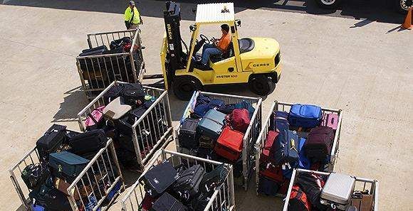 洗发液沐浴液可不可以带上飞机,坐飞机可以带洗发水和沐浴露吗图2