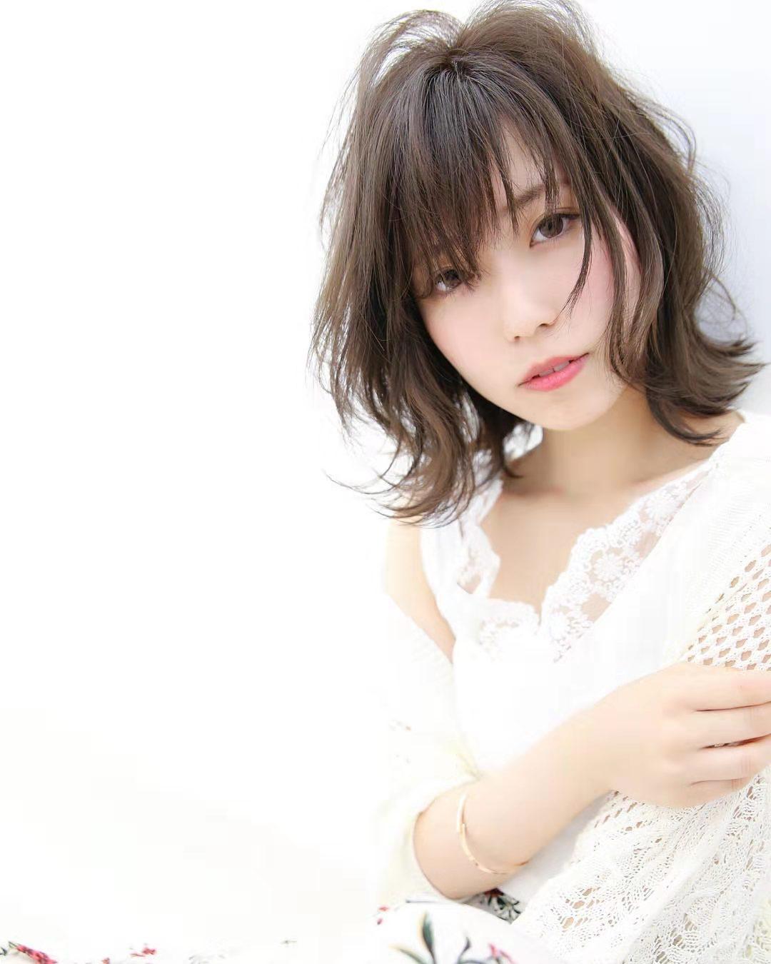 怎么让头发蓬松(分享4个让头发蓬松靓丽的小技巧)