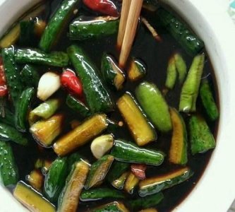 ​怎么腌黄瓜又脆又绿又不坏,黄瓜怎么腌制又脆又绿又好吃