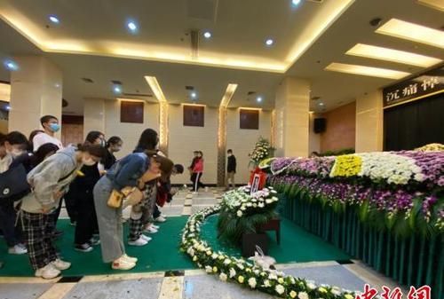 鞠躬尽瘁是什么意思