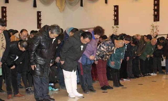 吊唁和悼念意思相同吗