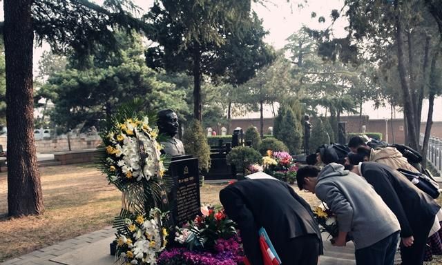 鸣笛默哀代表什么意思