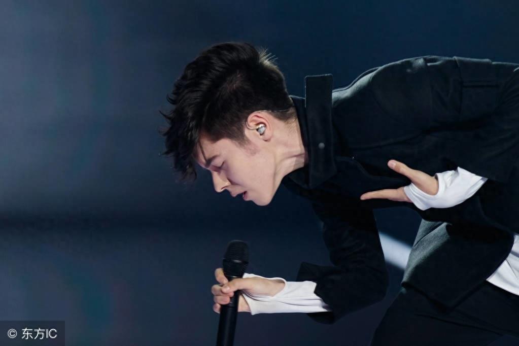 《歌手》神秘首发克里斯蒂安·科斯托夫何许人也?