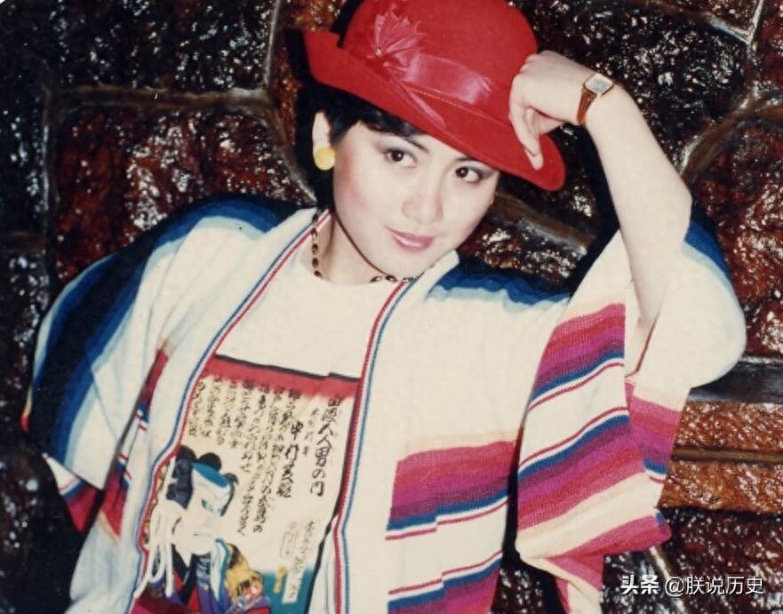 那些年的夏菁，罕见剧照老照片，因女扮男装扮演贾宝玉而出名