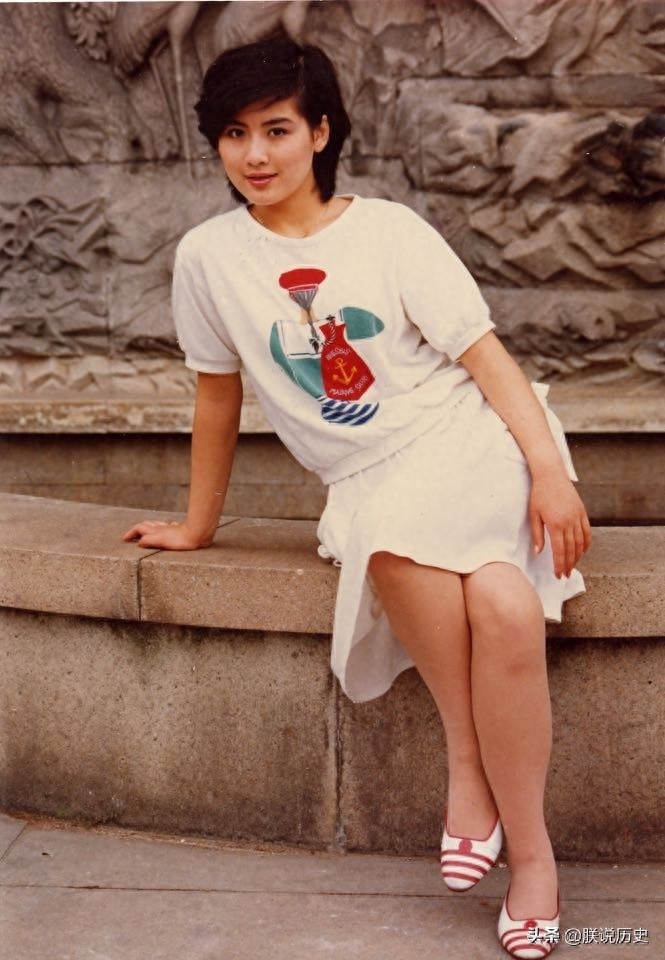 那些年的夏菁，罕见剧照老照片，因女扮男装扮演贾宝玉而出名