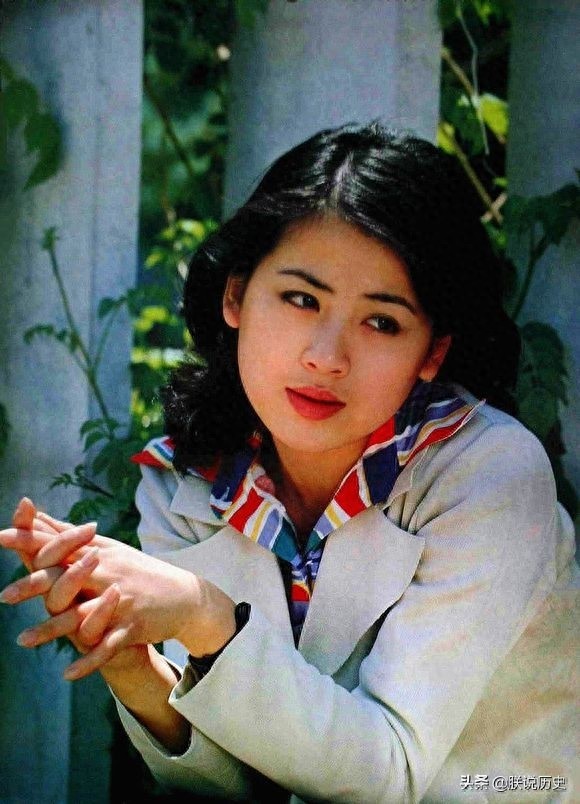 那些年的夏菁，罕见剧照老照片，因女扮男装扮演贾宝玉而出名