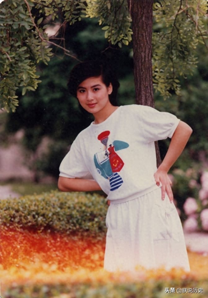 那些年的夏菁，罕见剧照老照片，因女扮男装扮演贾宝玉而出名