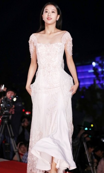 韩国偶像歌手李娜恩