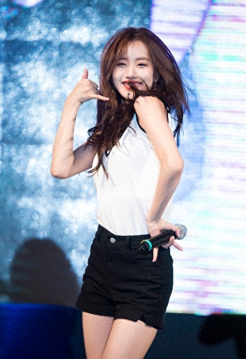 韩国偶像歌手李娜恩