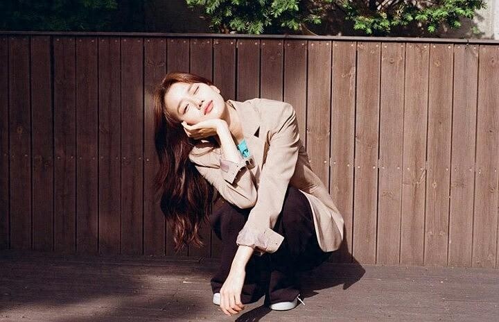 韩国偶像歌手李娜恩