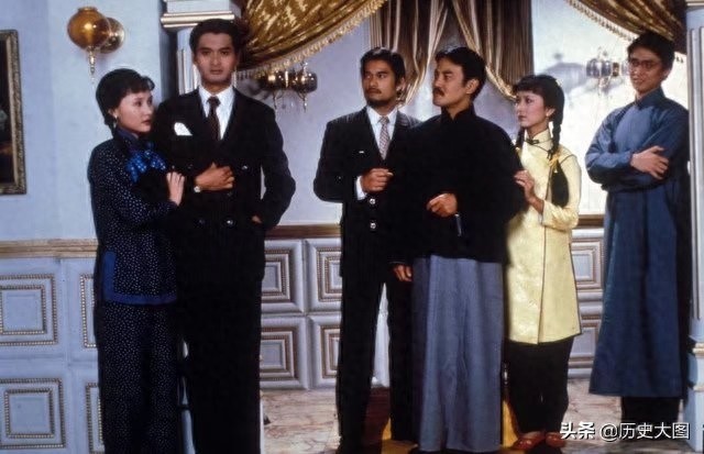 1980年香港电视剧《上海滩》的剧照,图2是周润发和赵雅芝