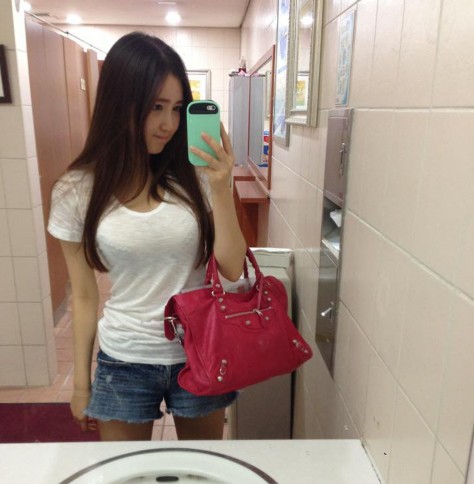 韩国女主播BJ佳琳入驻YY 让无数宅男们浮想翩翩 韩国女主播BJ佳琳入驻YY 让无数宅男们浮想翩翩