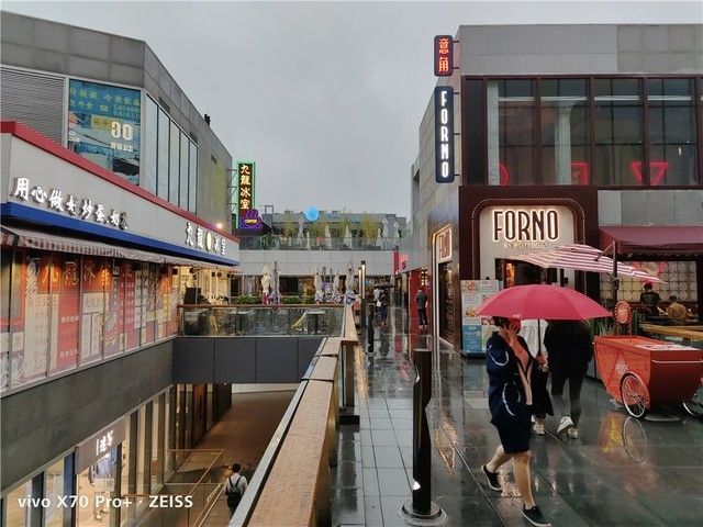 苹果手机和vivo哪个好（三款手机横评对比分享）