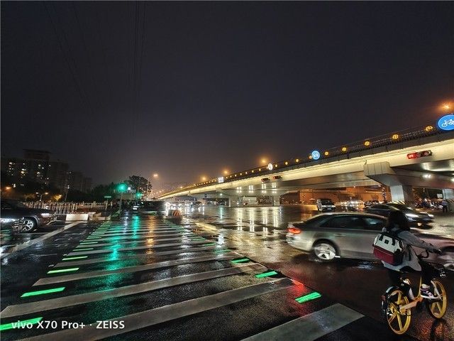 苹果手机和vivo哪个好（三款手机横评对比分享）