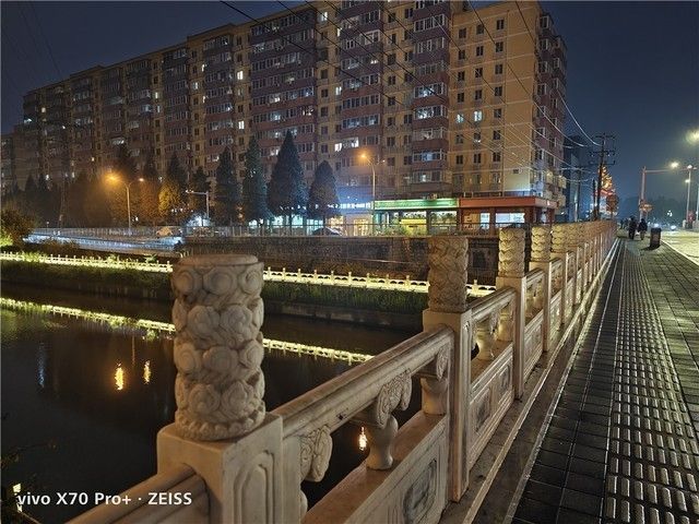 苹果手机和vivo哪个好（三款手机横评对比分享）