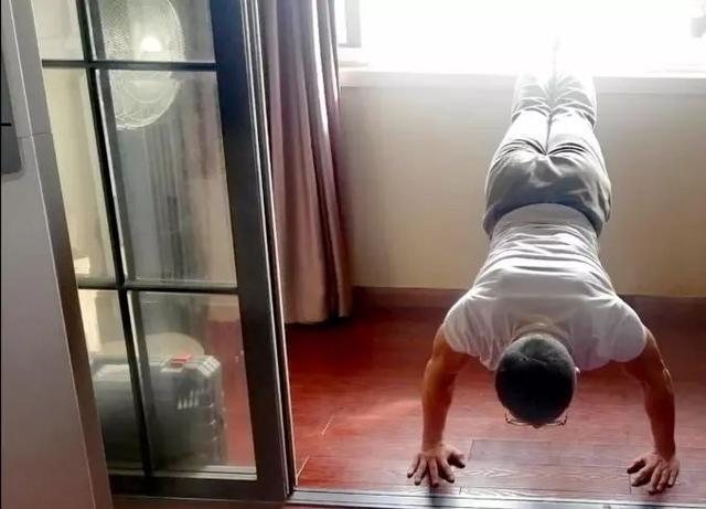 室内健身运动方法 五种室内健身运动(2)