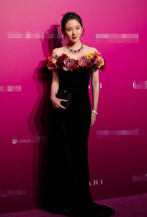 唐艺昕产后营业，张若昀高调宣主权！对孩儿他妈表白：我爱她